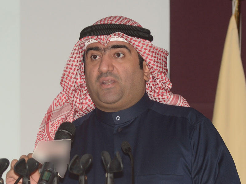 وزير التجارة والصناعة وزير الدولة لشؤون الخدمات خالد الروضان