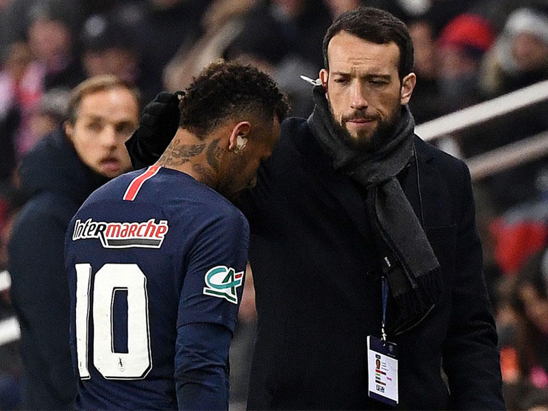 نيمار بعد تعرضه للإصابة