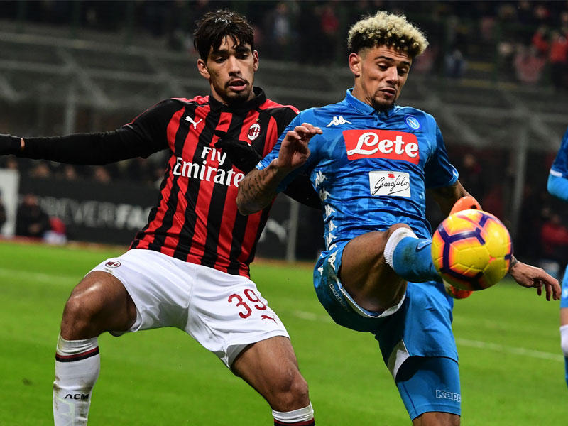 جانب من مباراة نابولي وميلان في الدوري الإيطالي