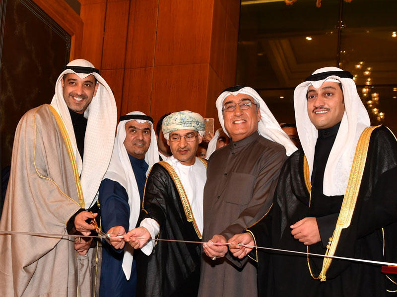 العبدالله خلال افتتاح معرض الاختراعات 