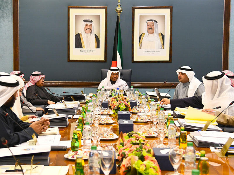 المبارك مترئساً اجتماع مجلس الوزراء أمس