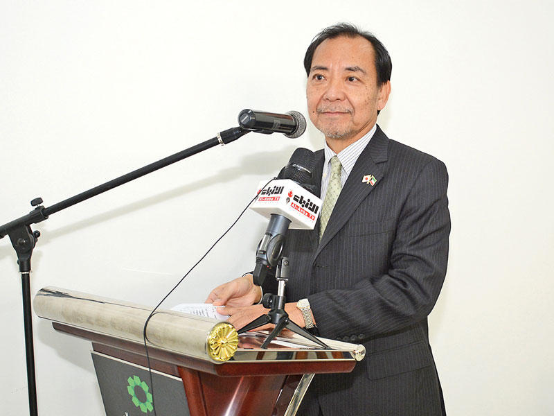 السفير الياباني تاكاشي أشيكي يلقي كلمته