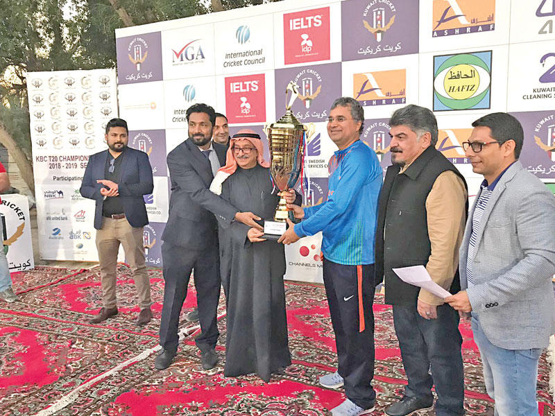 خلال التتويج