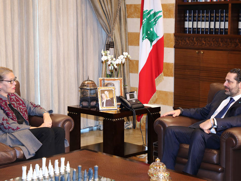 الحريري مستقبلاً أمس في بيت الوسط المنسقة الخاصة للأمم المتحدة بلبنان برنيل كارديل         (دالاتي ونهرا) 