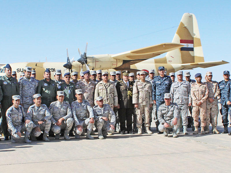 وصول القوات الجوية المصرية إلى قاعدة أحمد الجابر