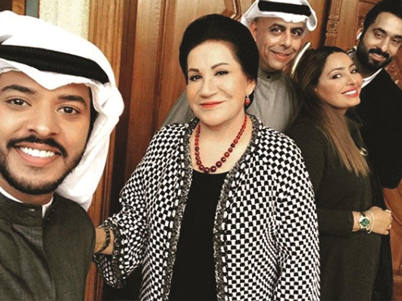 الطراروة وسعاد عبد الله مع نجوم «عبرة شارع» 