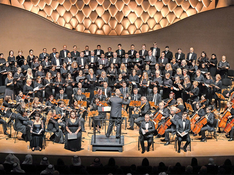 جانب من أمسية مجموعة الأحمدي الموسيقية