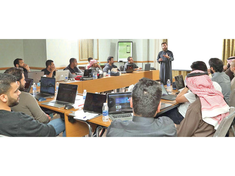 جانب من حضور الدورة