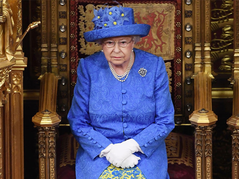 ملكة بريطانيا الملكة إليزابيث