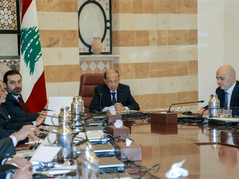 رئيس الوزراء اللبناني سعد الحريري يحضر الجلسة الأولى لمجلس الوزراء برئاسة الرئيس ميشال عون