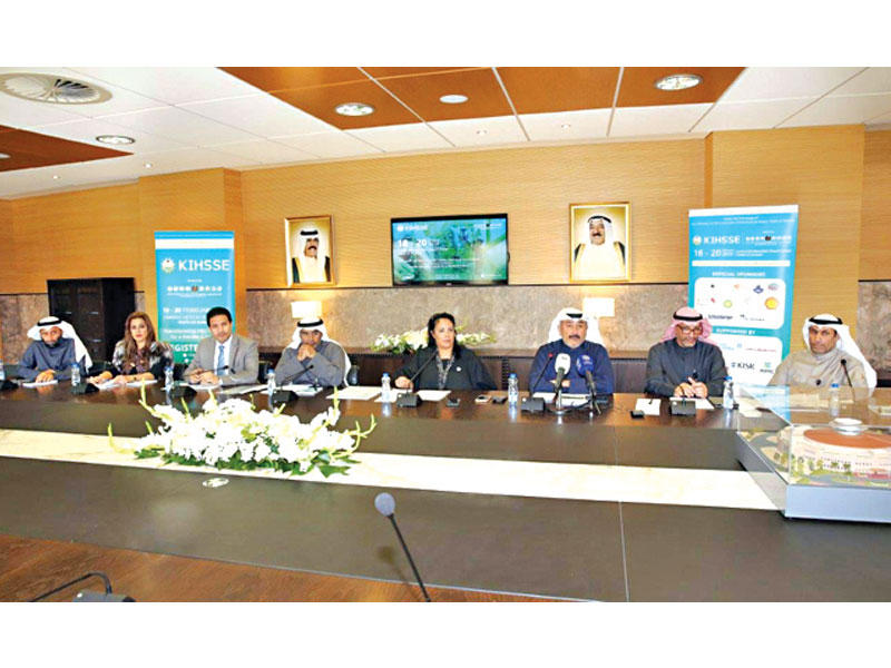 جانب من المؤتمر الصحافي