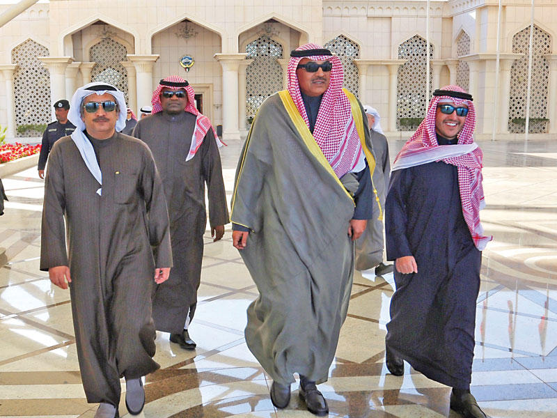 الخالد لدى مغادرته البلاد متوجها إلى أميركا