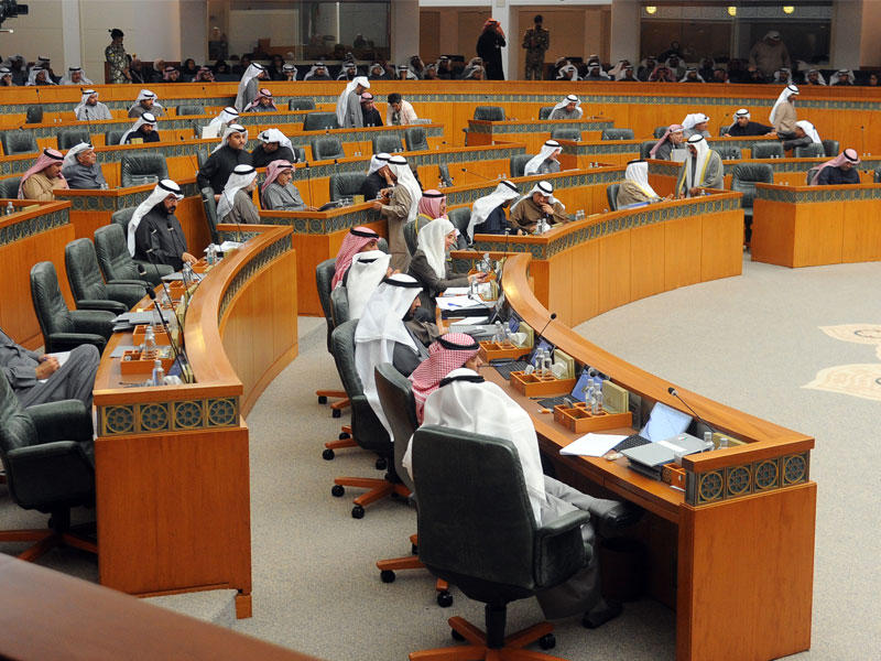 جانب من جلسة أمس (تصوير عبدالله الخلف)