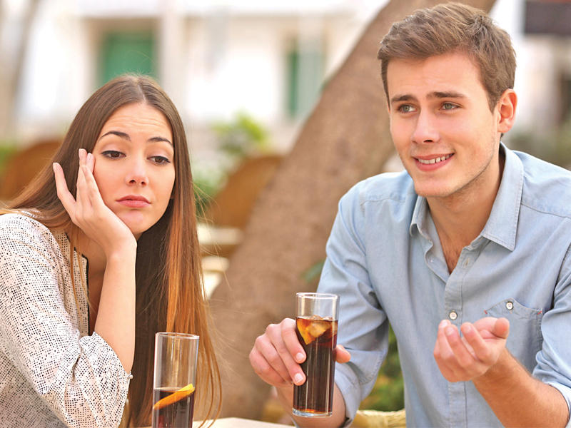 مشهد من «Dating Around»