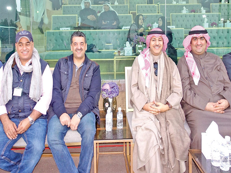 الشيخ صباح الجابر يتوسط الروضان والمرشود والخشتي خلال البطولة