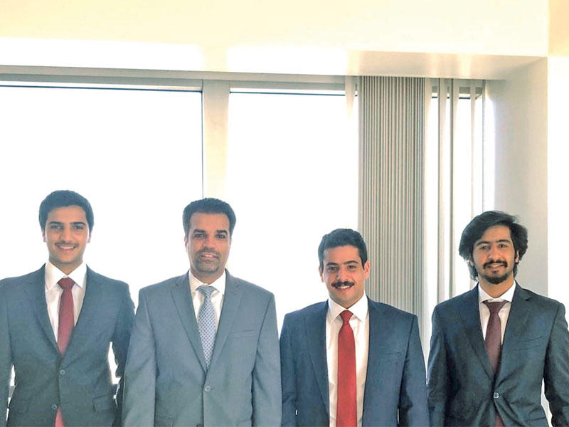 الرشيدي متوسطاً وفد اتحاد أميركا