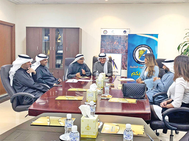 جانب من المؤتمر الصحافي