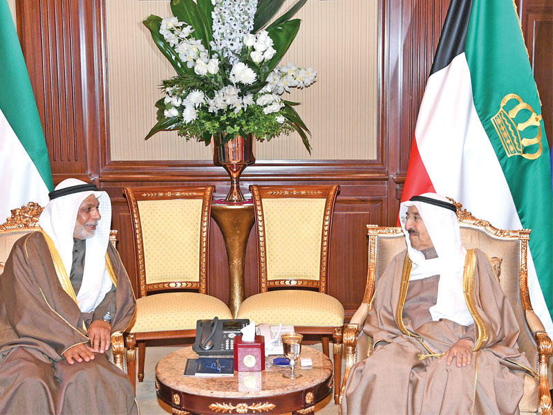 الأمير مستقبلاً المطاوعة أمس