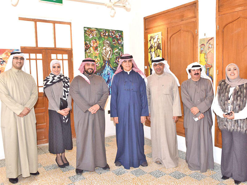 المشاركون في المعرض الدائم