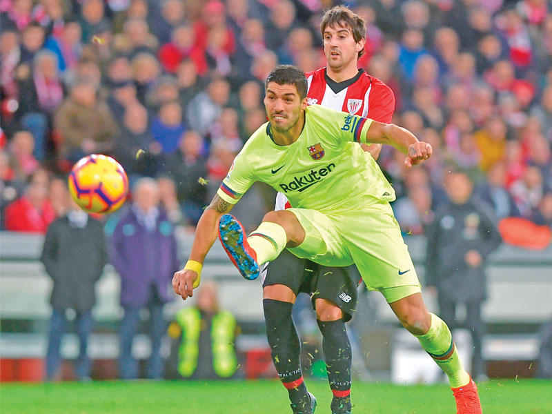 سواريز نجم برشلونة خلال مواجهة بلباو