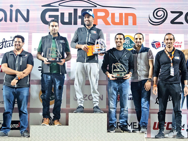 جانب من تكريم الفائزين في السباق 