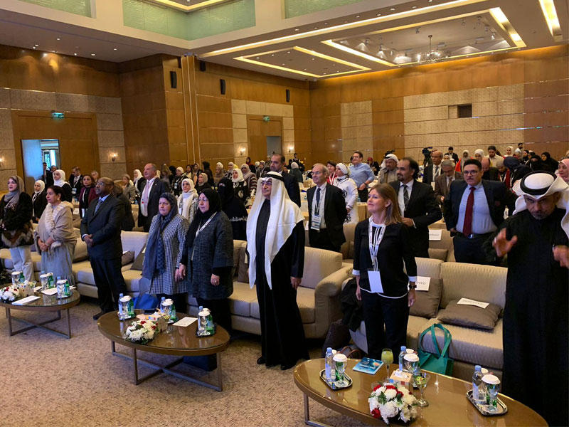 الخشتي وبستكي في مقدمة الحضور