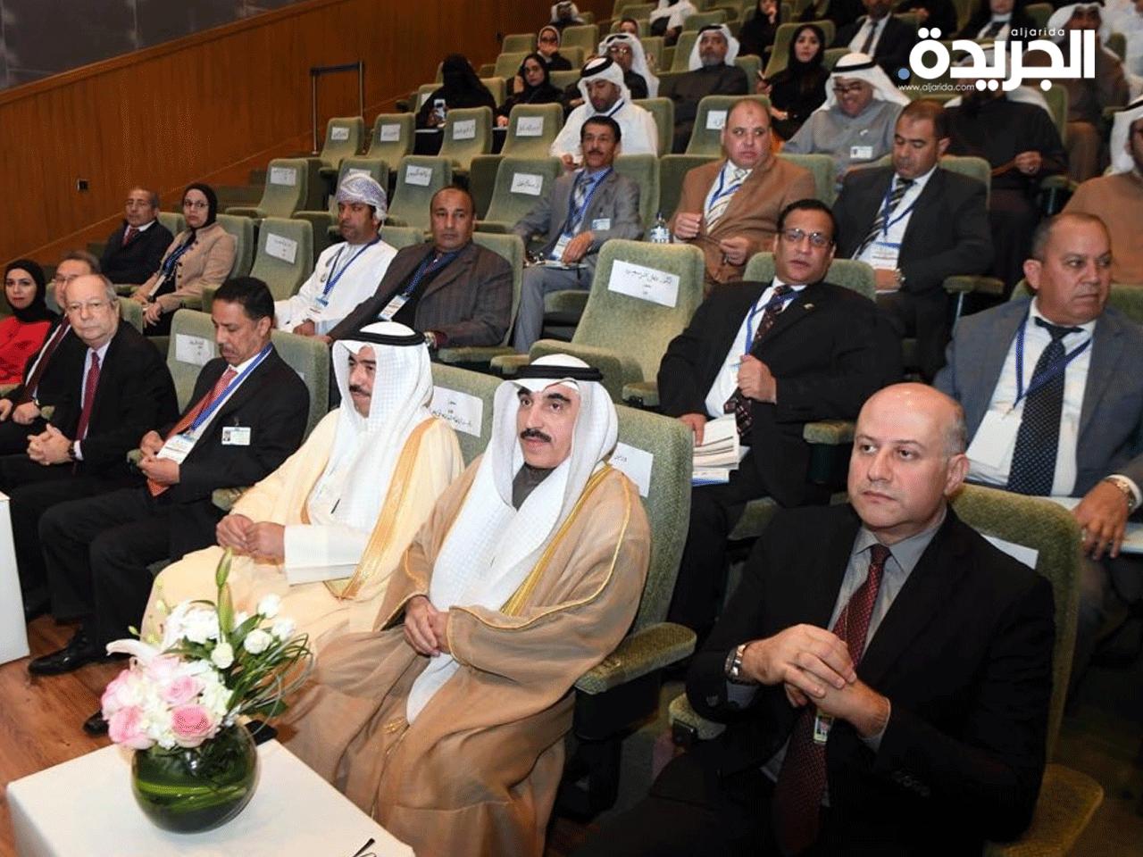 يوسف مصطفى وعبدالعزيز السبيعي خلال المؤتمر