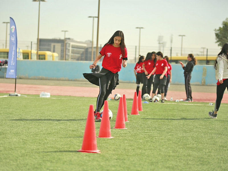 جانب من مشاركات الطالبات في المهرجانات 