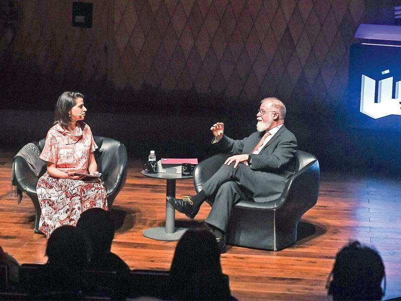 ألبرتو مانغويل في «حديث الاثنين»