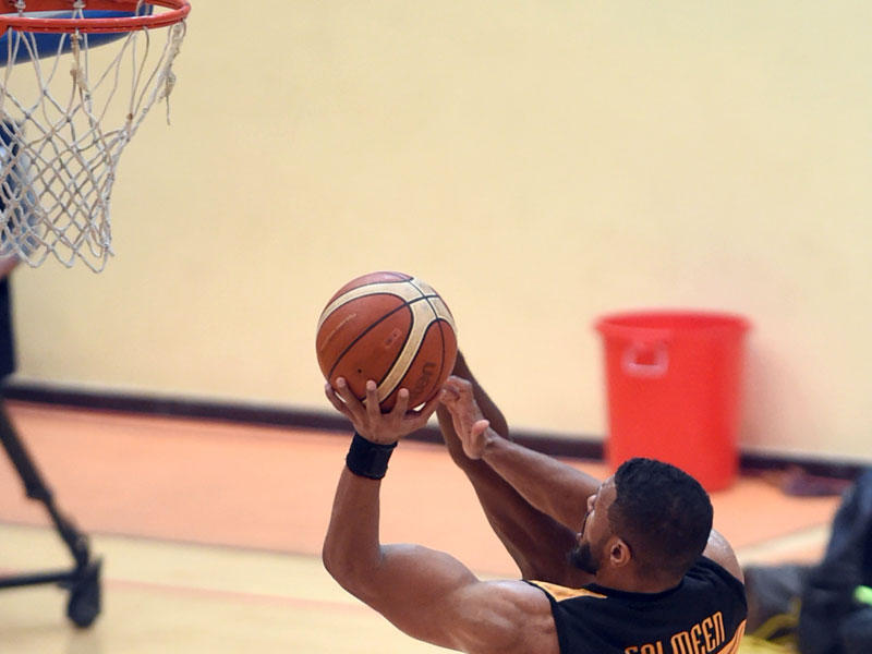 جانب من لقاء القادسية وكاظمة