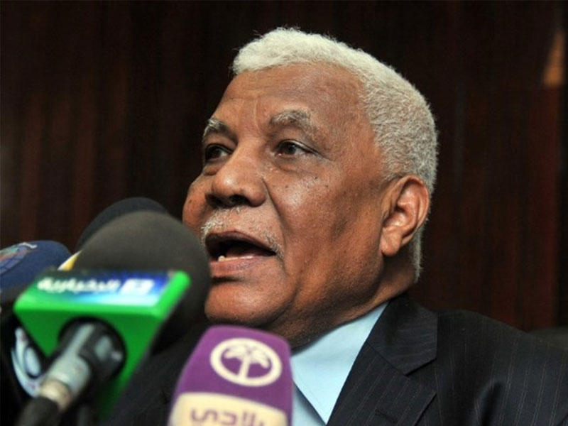  أحمد عثمان وزير الداخلية و الأمين العام لـلحزب الاتحادي الديمقراطي