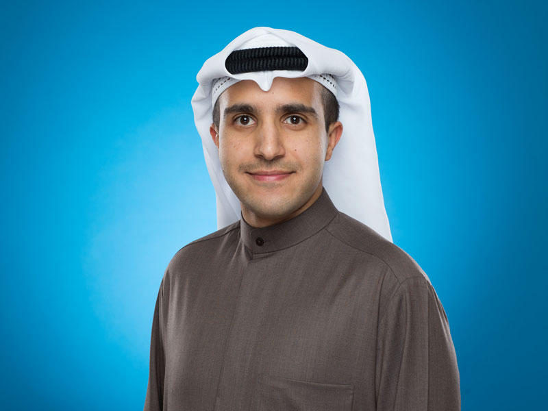 عبدالرزاق رزوقي المدير المساعد لإدارة الخدمات المصرفية الاستثمارية في «المركز»