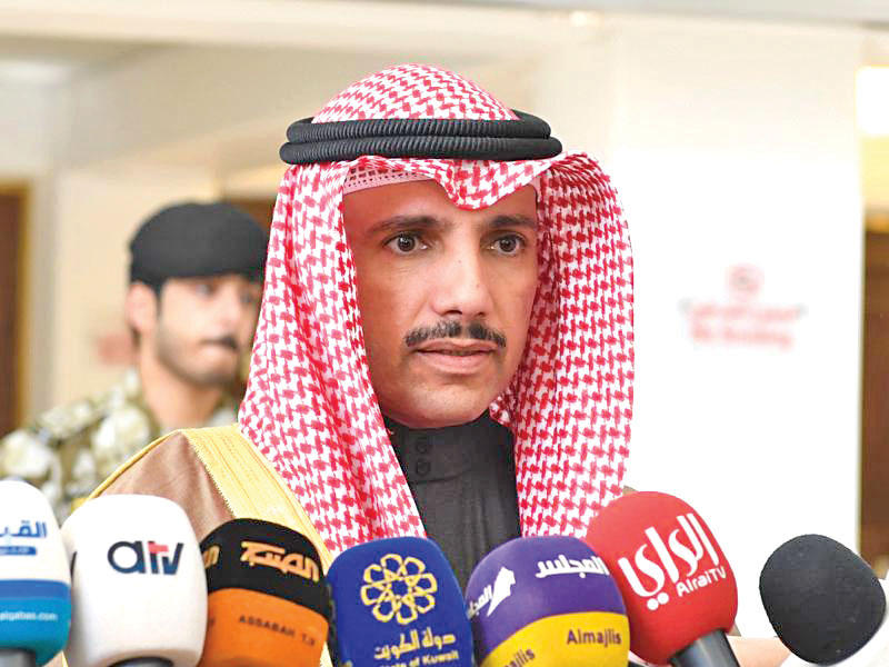 الغانم متحدثاً إلى الصحافيين