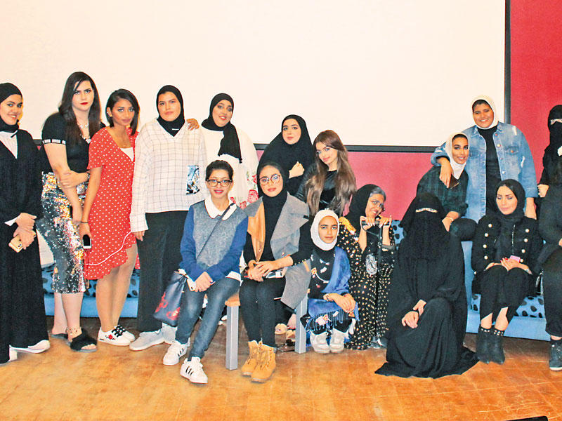 صورة جماعية لأبطال المسرحية 