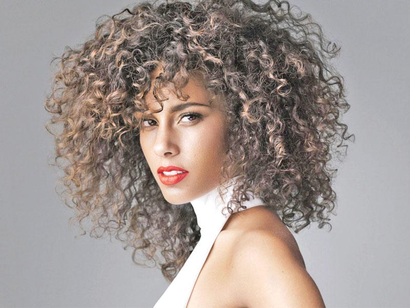 النجمة العالمية، أليشيا كيز