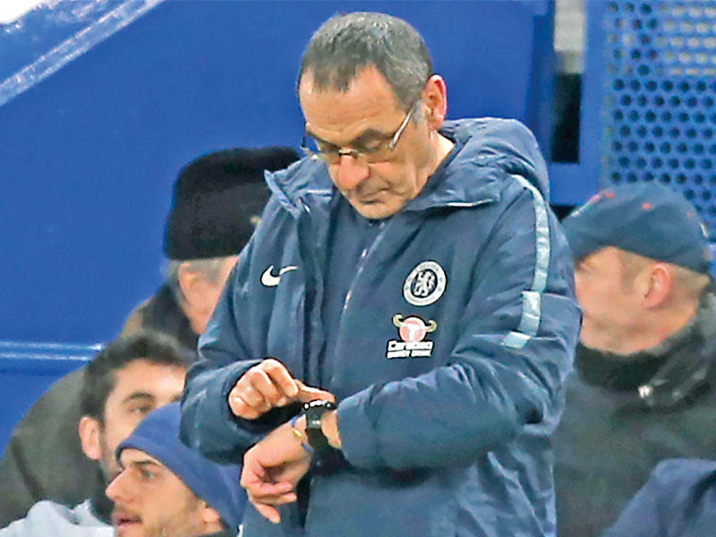 الإيطالي ماوريتسيو ساري مدرب نادي تشلسي الانكليزي لكرة القدم 