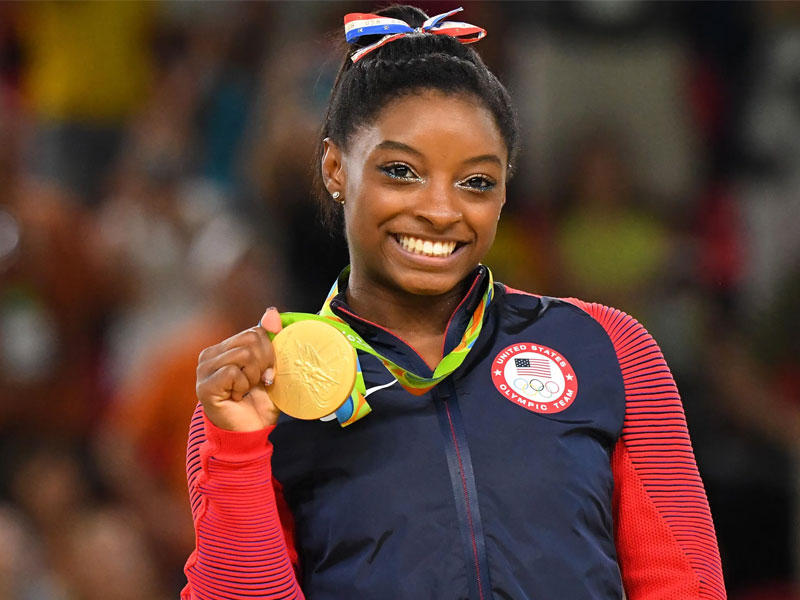 نجمة الجمباز الأميركية سيمون بايلز