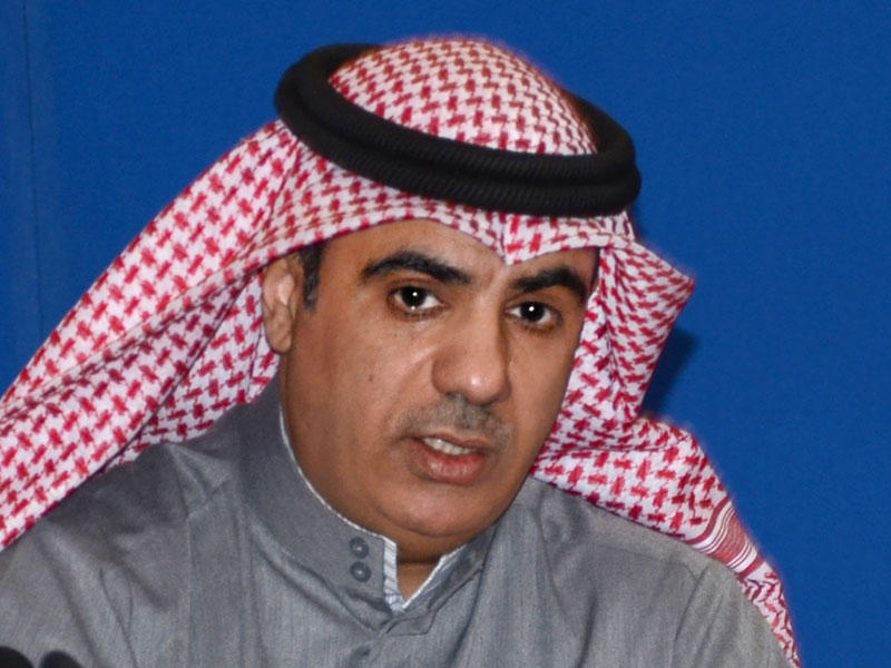 الطامي متحدثاً في الندوة 