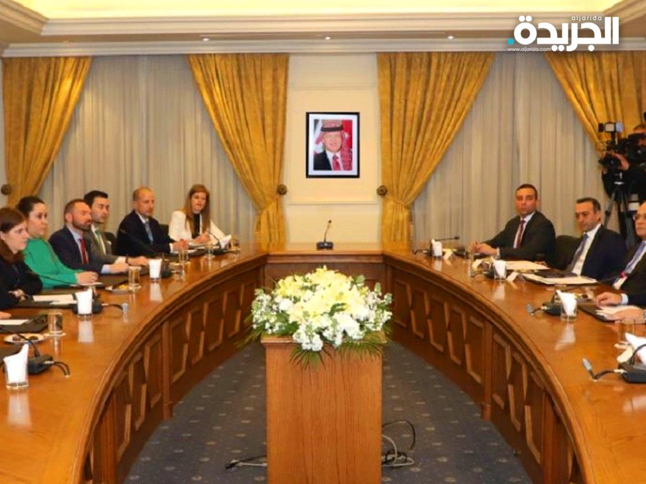  وزير الخارجية الاردني ايمن الصفدي يلتقي وفد من مساعدي اعضاء الكونغرس الامريكي