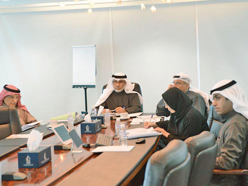  جانب من الاجتماع مع الإدارة الجامعية