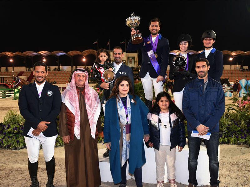 تتويج الأبطال في بطولة الفروسية