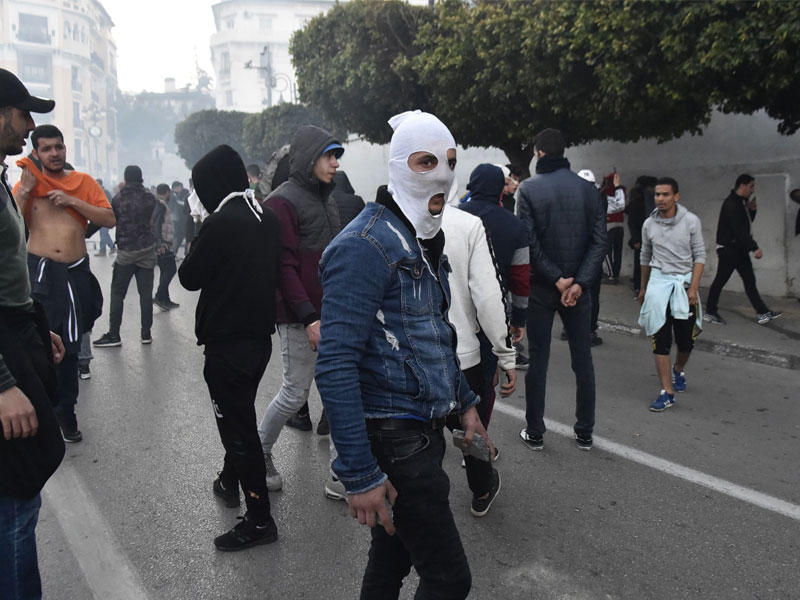 صورة التقطت تظهر المتظاهرين الجزائريين