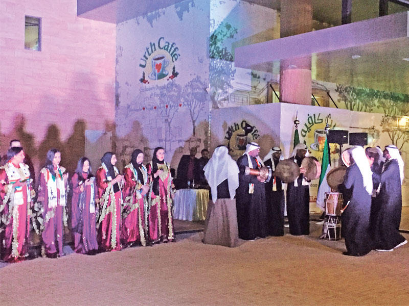 جانب من حفل « الفرقة النسائية الكويتية» 