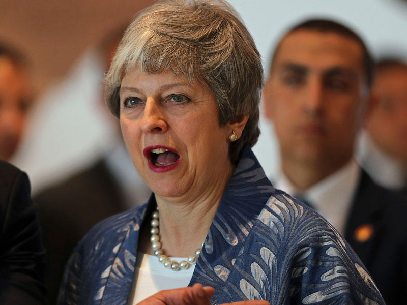 رئيسة الوزراء البريطانية المحافظة تيريزا ماي