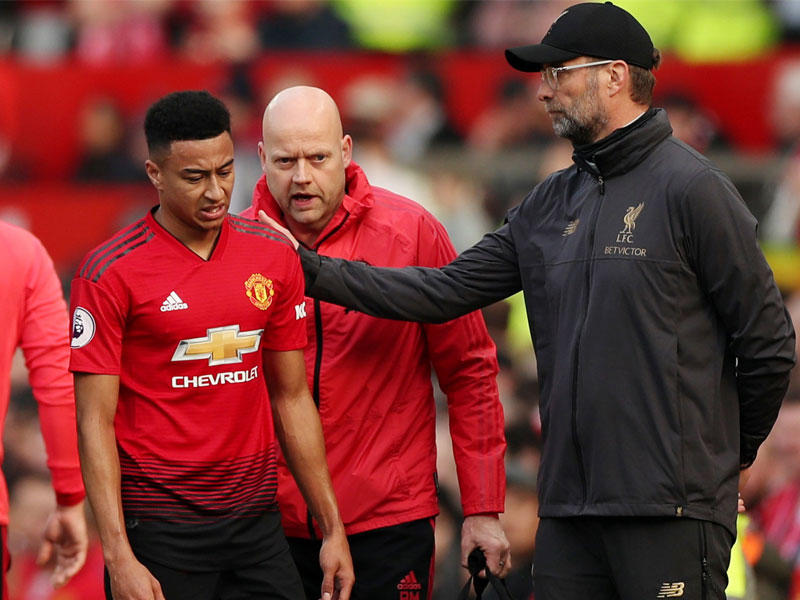 كلوب لحظة خروج لينغارد بسبب الإصابة