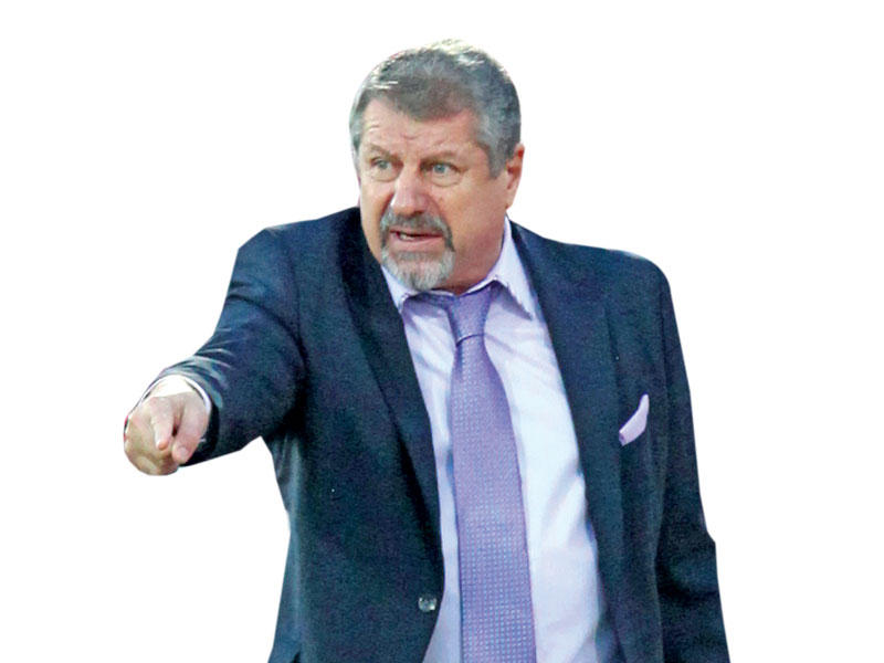 المدير الفني لفريق القادسية لكرة القدم الروماني إيوان مارين