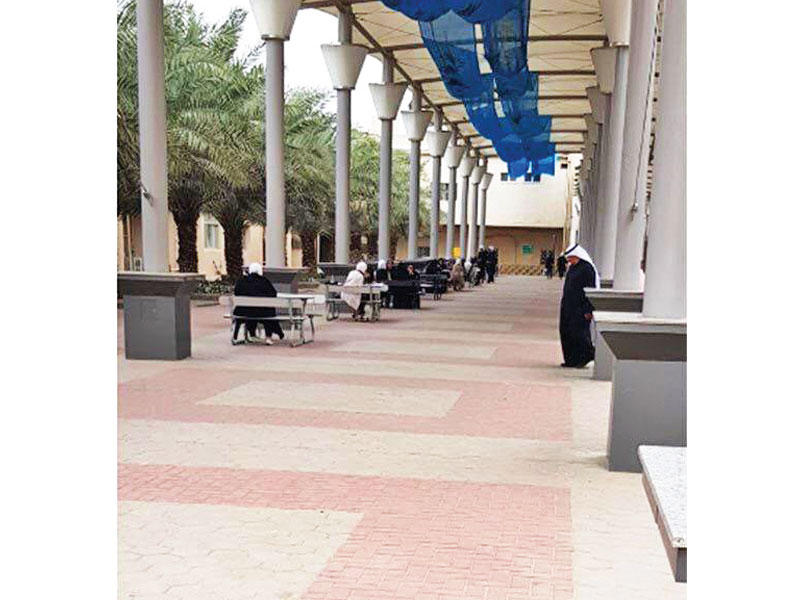 جانب من الأجواء الدراسية بعد إجازة الأعياد الوطنية