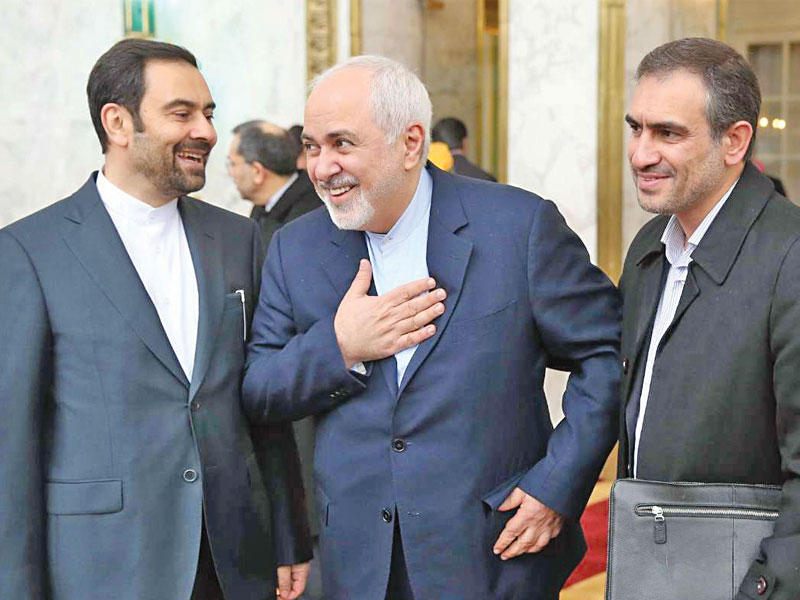 ظريف خلال مشاركته بمراسم استقبال رئيس وزراء أرمينيا في طهران أمسt(إرنا)