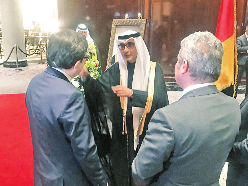 وفد «بيتك- ألمانيا» مع السفير 