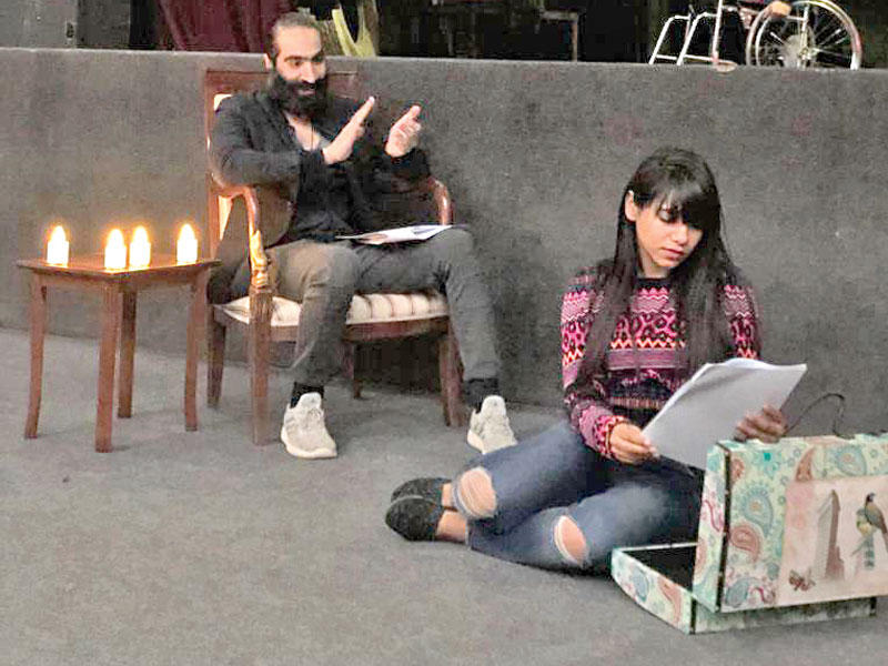 جانب من بروفات «رواية الأفلام»